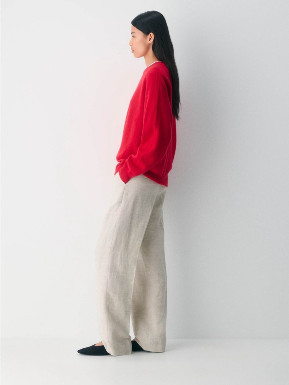 Aritzia
The Effortless Pant™ - CruiseLinen™ size 8 - Picture 5 of 17
